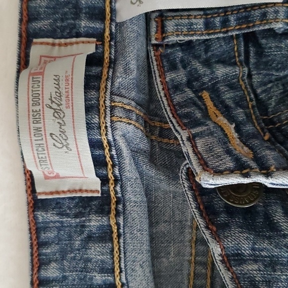 Levis Classic Bootcut Distressed Grunge Misses Jeans Size 6 - Picture 4 of 9
